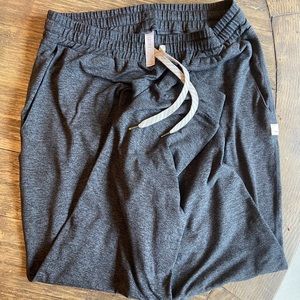 Vuori Performance Jogger Women’s Medium, charcoal Heather